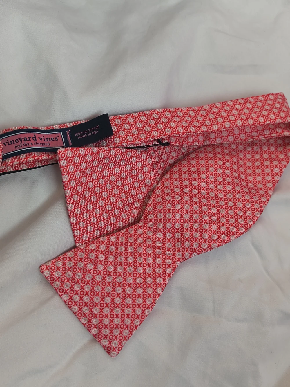 Vineyard Vines Pink XOXO Hugs & Kisses Silk Bow Tie Valentine's Day Preppy